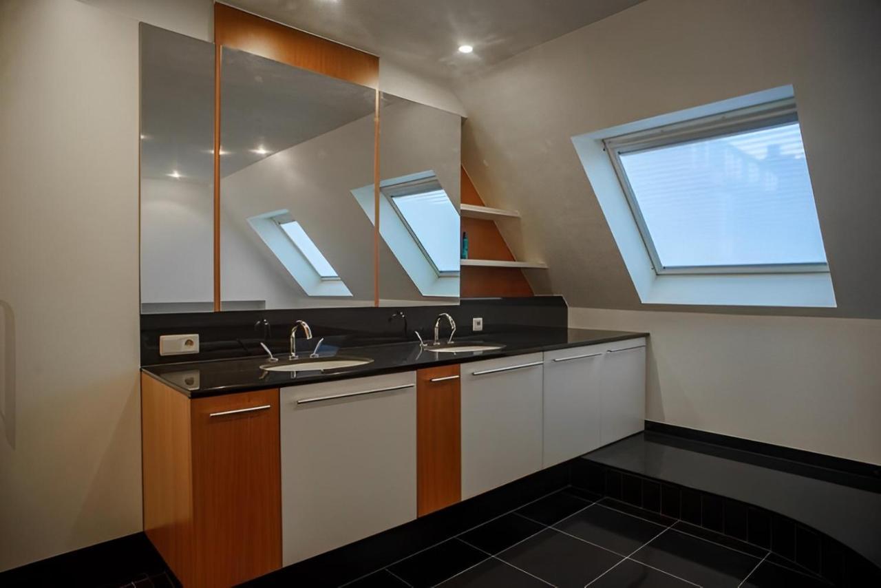 Big And Comfortable Triplex In Knokke Esterno foto