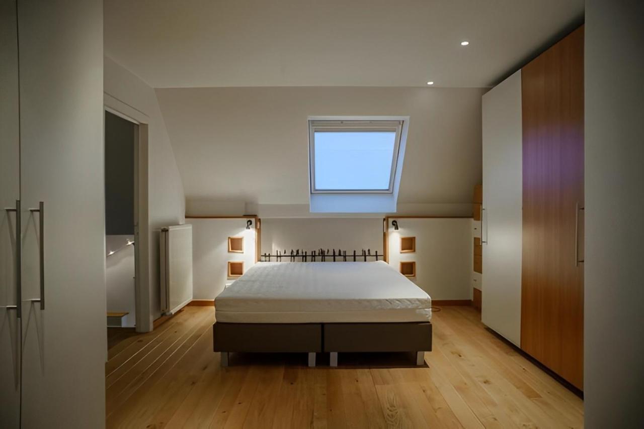 Big And Comfortable Triplex In Knokke Esterno foto