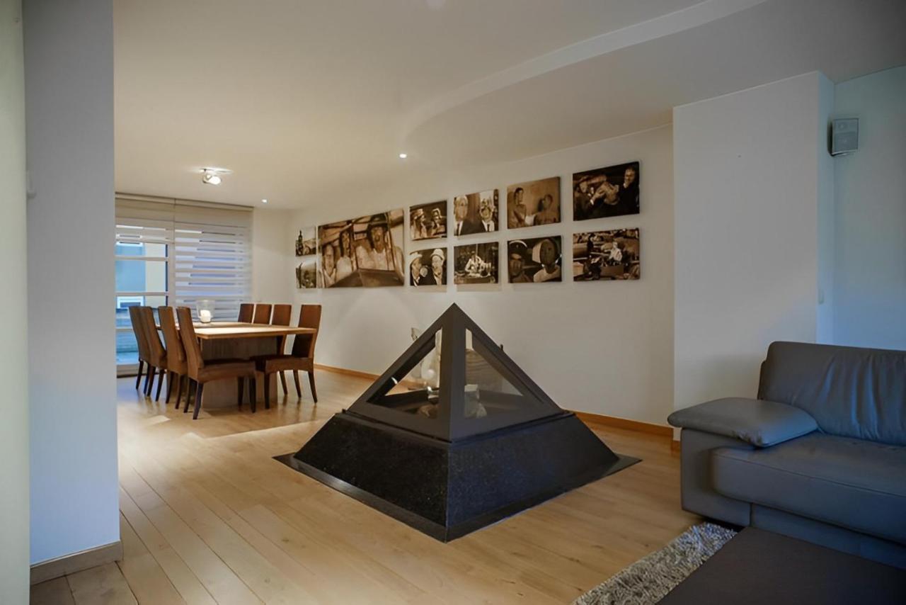 Big And Comfortable Triplex In Knokke Esterno foto