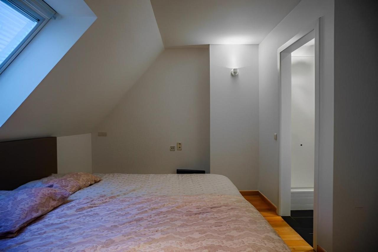 Big And Comfortable Triplex In Knokke Esterno foto