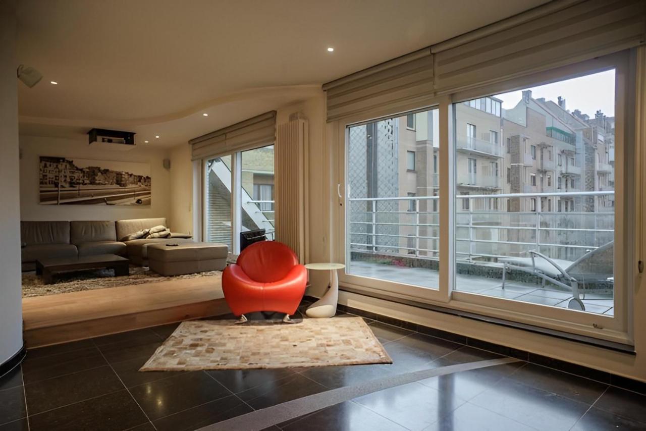 Big And Comfortable Triplex In Knokke Esterno foto